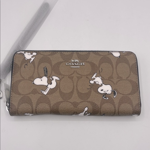 Coach x Peanuts Snoopy Zip Around Wallet Wristlet - Picture 2 of 7